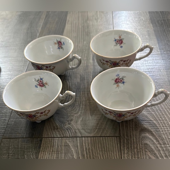 4 Favolina-Karolina 9026 (Thin Trim) Footed Cup - Picture 1 of 3